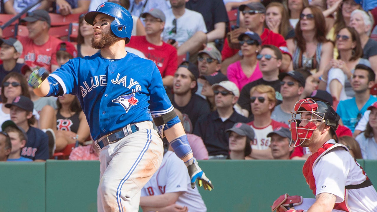 Martin plays hero again, leads Blue Jays to 10th straight win